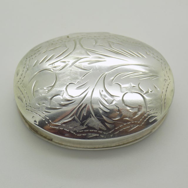 1980s Vintage Italian Sterling Silver 925 Chiseled Oval Trinket Box by Gardenia Preziosi, 1980s For Sale - Image 5 of 14