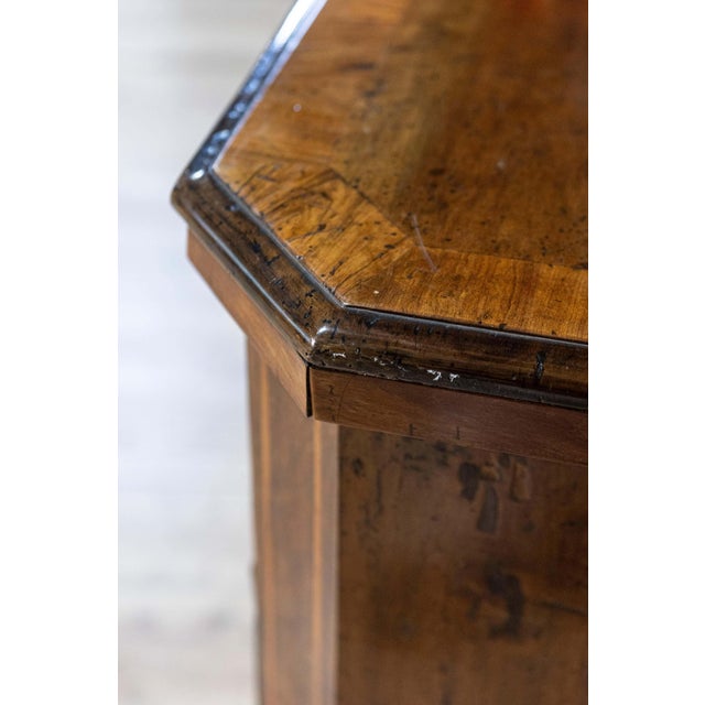 Italian 1690s Walnut and Ash Three-Drawer Commode with Inlaid Décor For Sale - Image 4 of 17