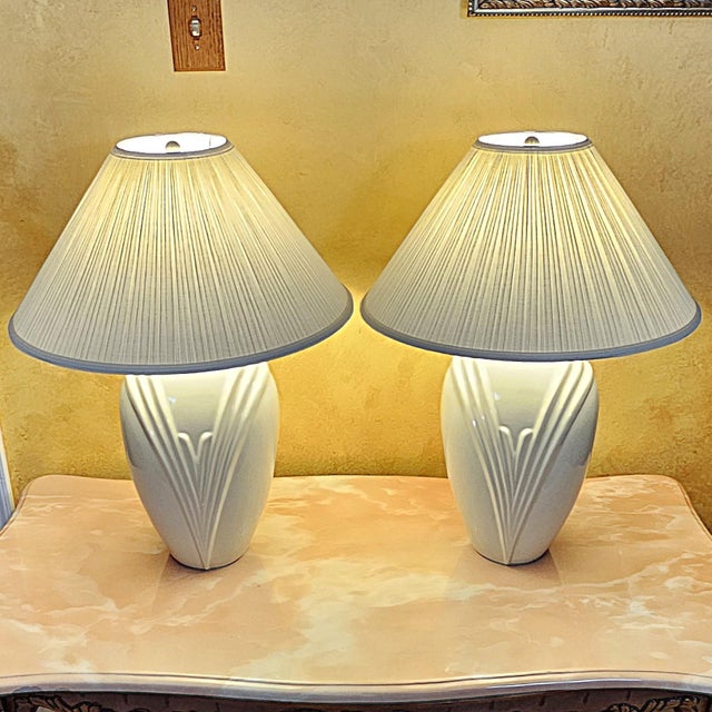 Pair of Vintage White Art Deco Ceramic Table Lamps With Pleated Shades – 27” For Sale - Image 9 of 18