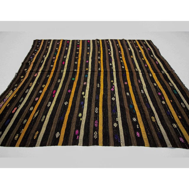 Traditional 1960s Vintage Kilim Rug- 7′8″ × 8′6″ For Sale - Image 3 of 7