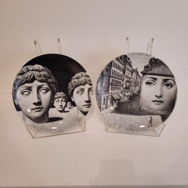 Piero Fornasetti 20th Century Porcelain Tema e Variazioni 223 and 205 Plates from Piero Fornasetti, Italy, 1950s, Set of 2 For Sale - Image 4 of 18