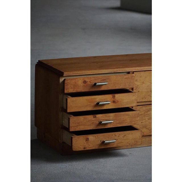 Wood Mid-Century Art Deco Style Chest of Drawers in Pine with Metal Handles, 1940s For Sale - Image 7 of 18