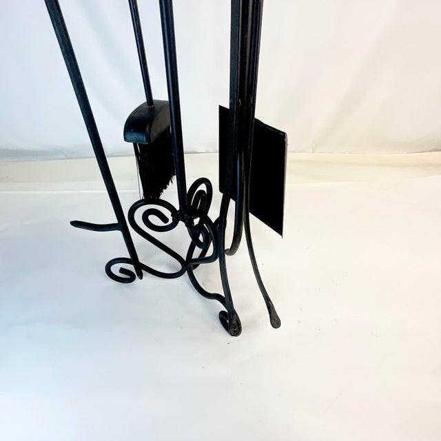 1970s 1970s Vintage Brutalist Boho Chic Wrought Iron Twisted Knob Fireplace Tools - 5 Pc Set. For Sale - Image 5 of 10