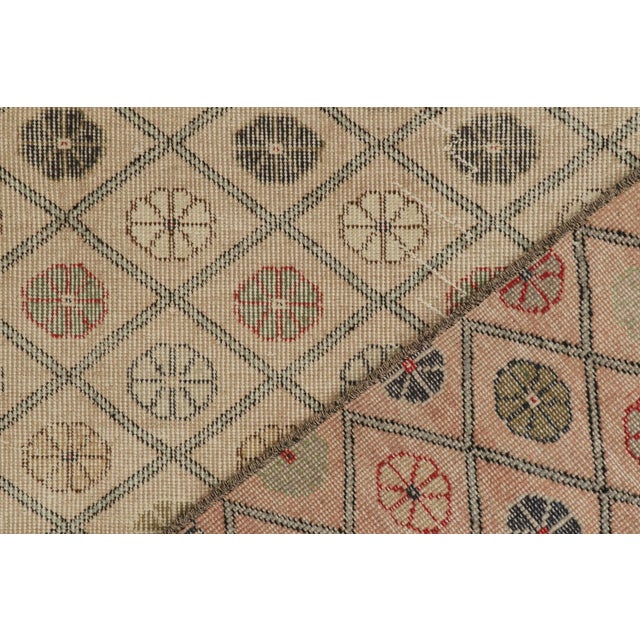 Textile 1960s Vintage Zeki Müren Rug in Beige With Lattice and Floral Patterns, by Rug & Kilim For Sale - Image 7 of 8