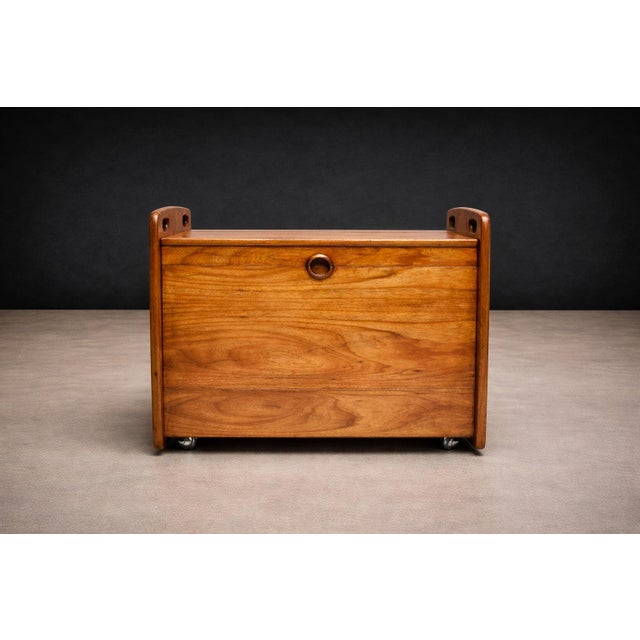Freijó Wood Bar Cart with Chrome Wheels by Sergio Rodrigues, Brazil, 1960s - Lot 80A For Sale - Image 10 of 15