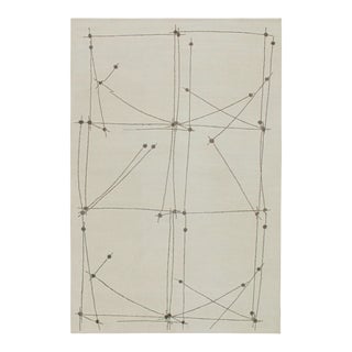Rug & Kilim’s Mid-Century Modern Style Rug in White and Gray Geometric Pattern For Sale