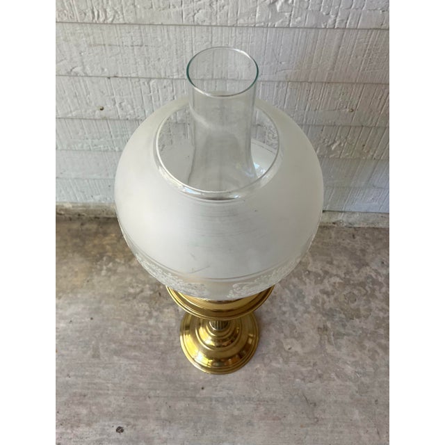 English 1890s Antique Edwardian Solid Brass English Tall Oil Lamp For Sale - Image 3 of 12