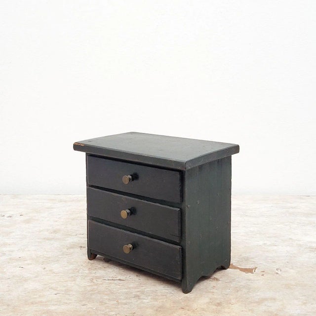 A nice American dark blue three-drawer jewelry box, circa 1880.