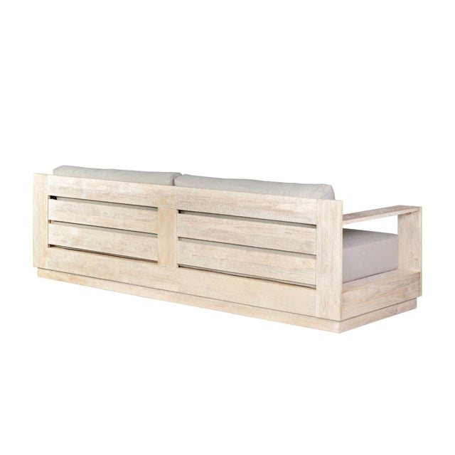 Here is a fresh new look at your outdoor furniture with the Imperial Grovecollection. Entertain your friends and family...