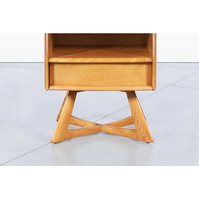 Wood Mid-Century Modern Maple Nightstands by Heywood-Wakefield, Model M-778 For Sale - Image 7 of 12