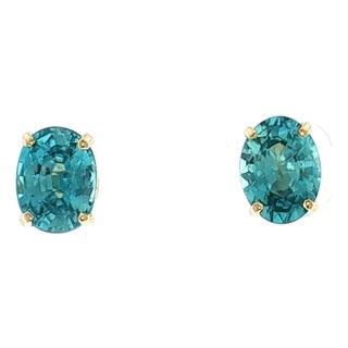 Late 20th-Century 14 Karat Yellow Gold Oval Natural Blue Zircon Stud Earrings For Sale