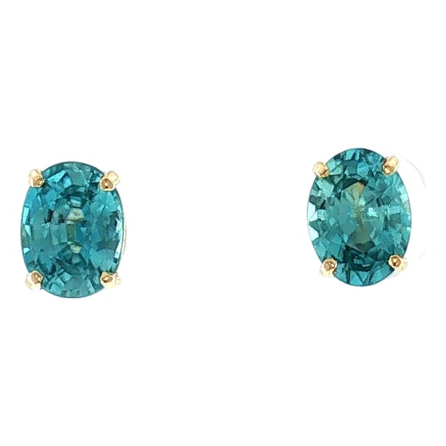 Late 20th-Century 14 Karat Yellow Gold Oval Natural Blue Zircon Stud Earrings For Sale