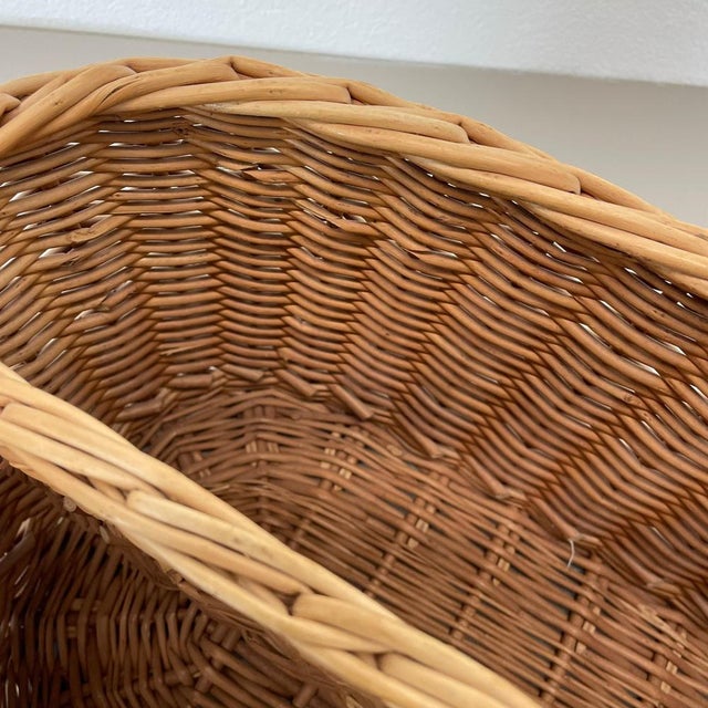 Large Mid-Century Bauhaus Rattan Magazine Holder, 1970s For Sale - Image 14 of 18