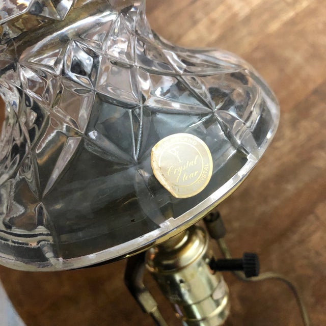 Traditional Vintage Mid to Late Twentieth Century Regency Style Tall Column Cut Glass or Crystal Lamp For Sale - Image 3 of 8