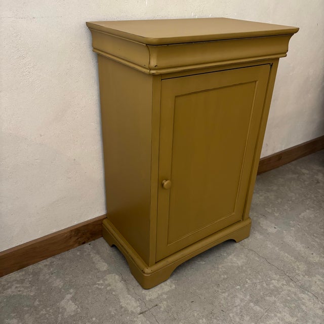 Wooden Bedside Table, in Very Good conditions. Designed 1950 to 1959