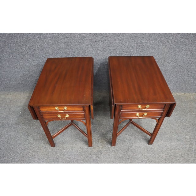 Henkel Harris Virginia Galleries Mahogany Pembroke Drop Leaf End Tables – Pair For Sale In Philadelphia - Image 6 of 14