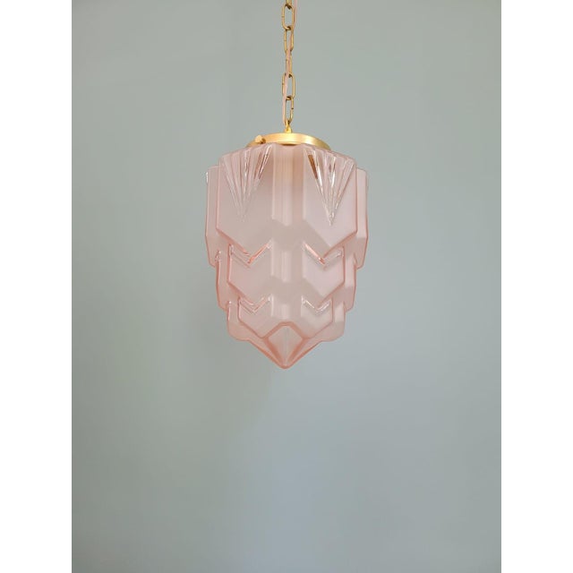 1920s Art Deco Skyscraper Pendant Light in Frosted Pink Glass, 1920s For Sale - Image 5 of 14