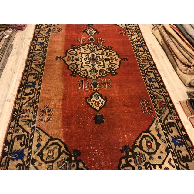 Red 1960s Oushak Vintage Tribal Rug For Sale - Image 8 of 11