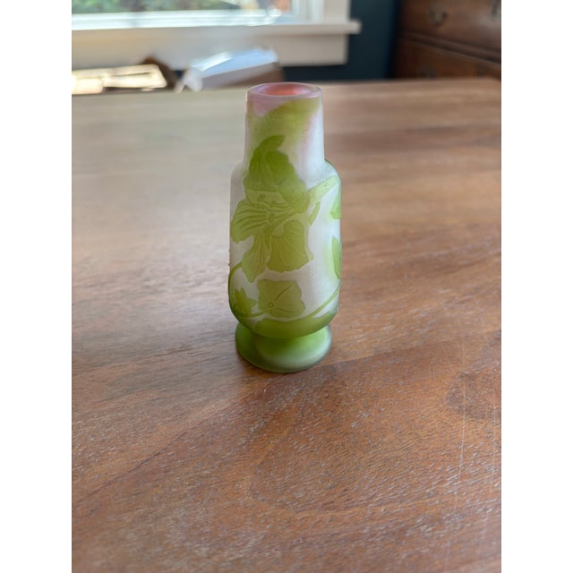 French Early 20th Century Gorgeous Multi-Layered Emile Galle Signed Cabinet Vase For Sale - Image 3 of 7