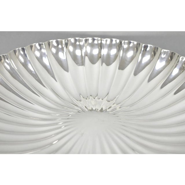 Metal Antique Elkington English Regency 10.5" Round Scalloped Silver Plated Bowl Dish For Sale - Image 7 of 11