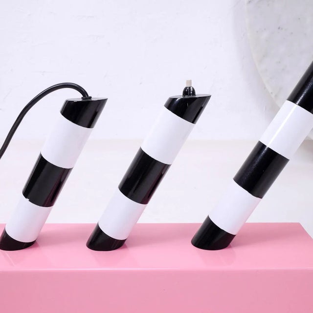 Oceanic Table Lamp by Michele de Lucchi for Memphis, 1980s For Sale - Image 8 of 10