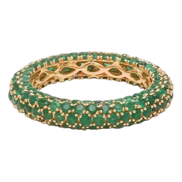 Natural 4.17 cts zambian emerald band ring in 18k gold For Sale