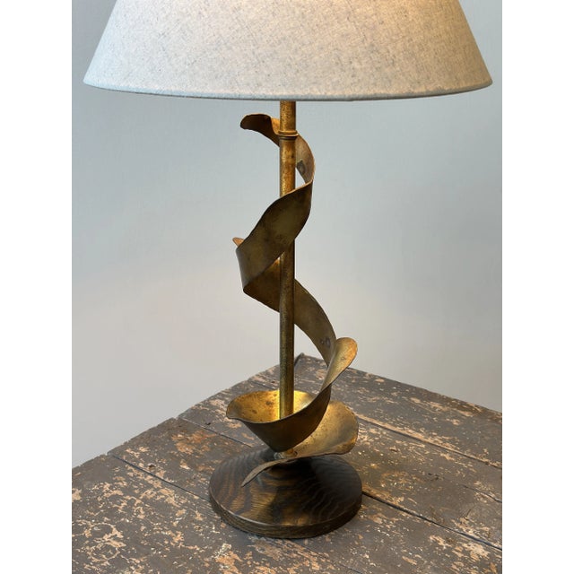 Wood Vintage Spiraling Gilt Metal Table Lamp With Oak Base Attributed to Yasha Heifetz, Circa 1950s For Sale - Image 7 of 14