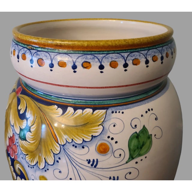Vintage Monumental Size Gialletti Giulio -Deruta Hand Painted Italian Faience Floor Vase For Sale - Image 6 of 12