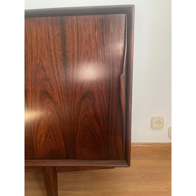 Brown Danish Rosewood Sideboard and Display Cabinet by Arne Vodder, 1950 For Sale - Image 8 of 13
