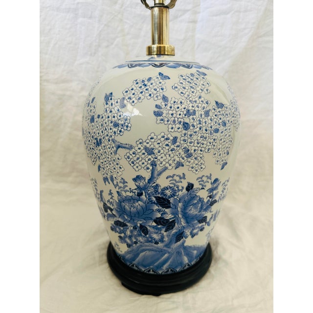 Blue & White Chinoiserie Table Lamp For Sale In Palm Springs - Image 6 of 12