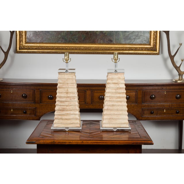 Pair of Italian Midcentury Pyramidal Shaped Fragment Table Lamps with Lucite For Sale - Image 4 of 11