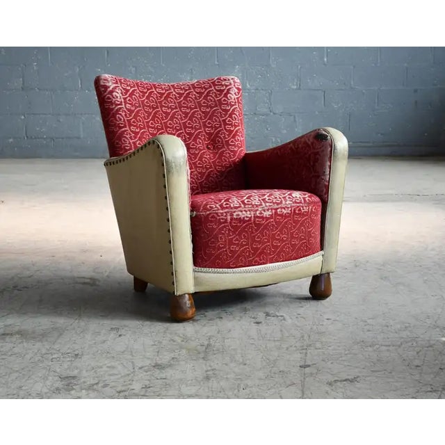 Mid-Century Modern Danish 1940s Club Chair in Fabric and Patinated Leather Style of Fritz Hansen For Sale - Image 3 of 9