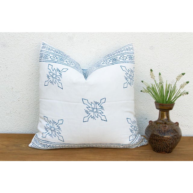 Textile Large 24" White & Blue Jaipur Blockprint Linen Pillow Cover For Sale - Image 7 of 7