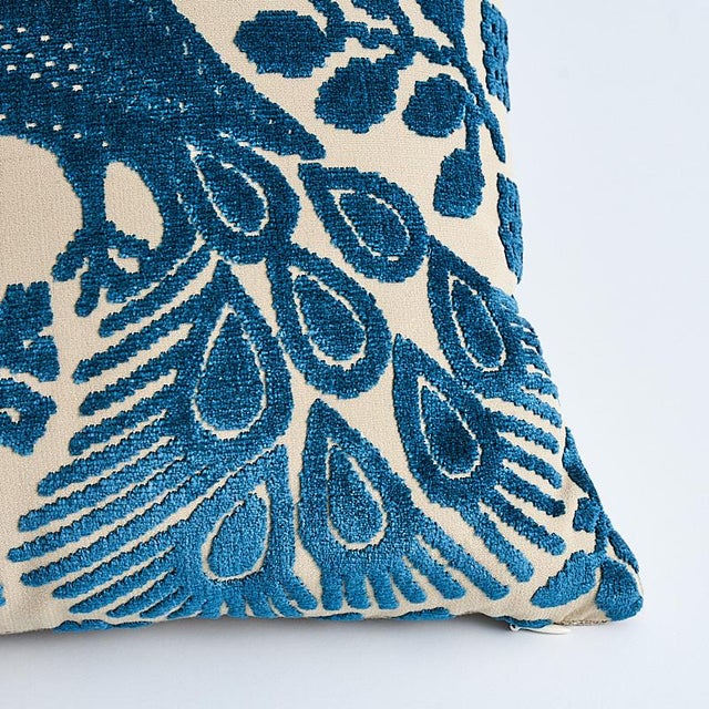 Schumacher Schumacher Pavone Velvet 20" Lumbar Pillow in Peacock & Sand For Sale - Image 4 of 5