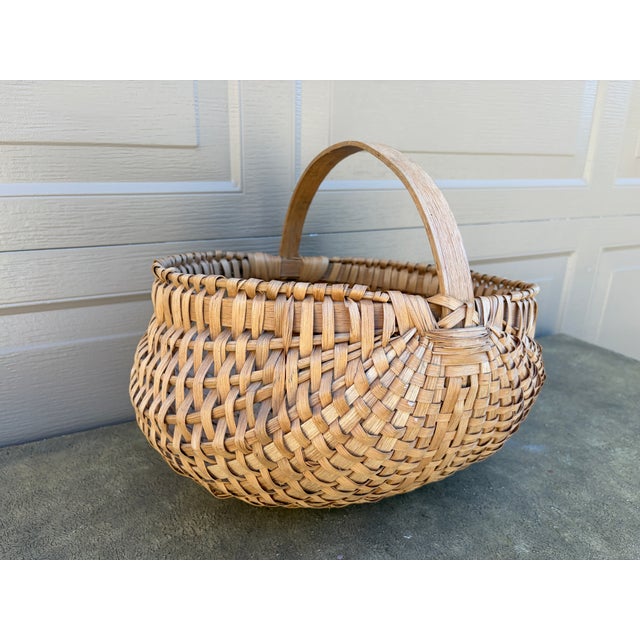 Late 19th Century American Oak Splint Basket With Bentwood Handle For Sale - Image 4 of 10