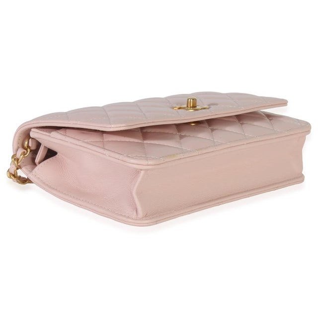 Pink Quilted Lambskin CC Pearl Crush Wallet On Chain For Sale In New York - Image 6 of 9