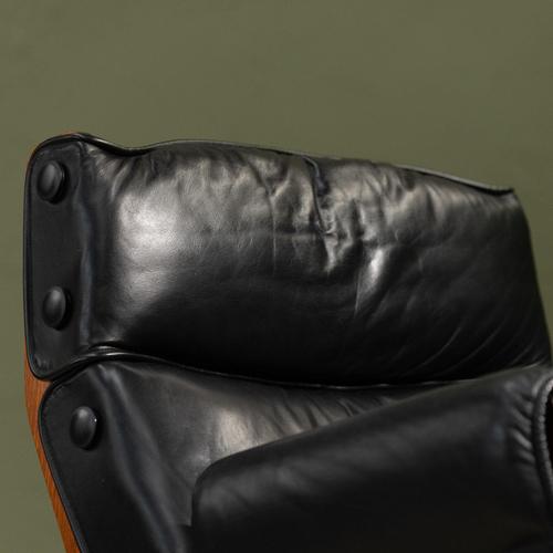 Black Set of Canada Armchair and Ottoman by Osvaldo Borsani for Tecno, Italy, 1965 For Sale - Image 8 of 10