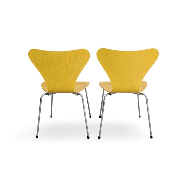 Vintage Series 7 Chairs by Arne Jacobsen for Fritz Hansen, Set of 2 For Sale - Image 5 of 9