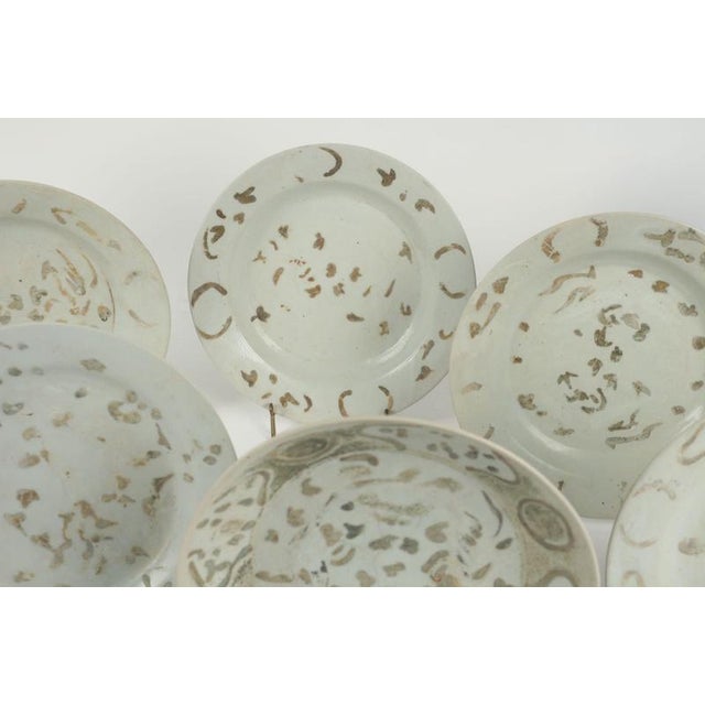 Antique Chinese Porcelain Plate, 1600s For Sale - Image 10 of 15