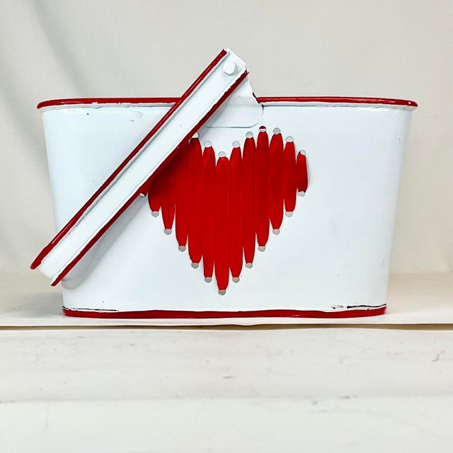 1970s Vintage Art Deco Boho Chic Tole & Ribbon Valentine Heart Basket. For Sale - Image 9 of 9