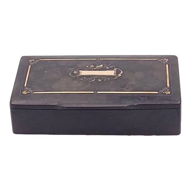 French Papier-Mâché Snuff Box Inlaid With Gold, Circa 1840 For Sale