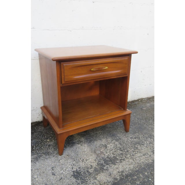Mid 20th Century Modern Side End Tables Nightstands a Pair 6222 For Sale - Image 11 of 18