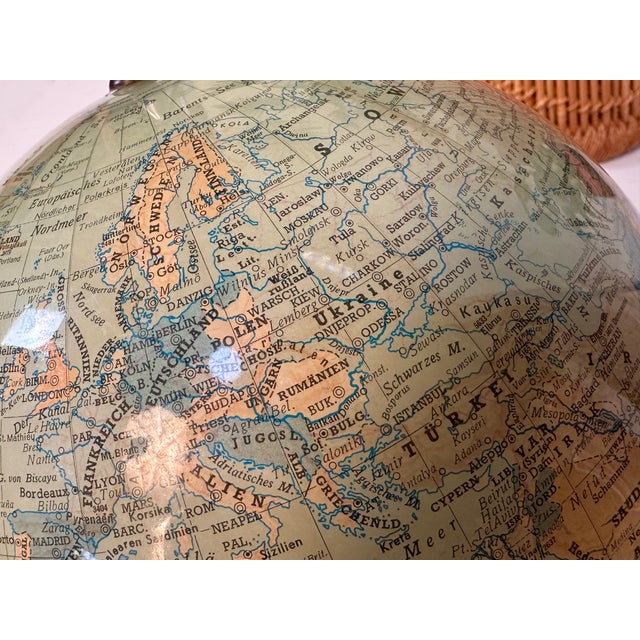 1930s Vintage German Plastic Table Globe from Süd-West Verlag München, 1930s For Sale - Image 5 of 18
