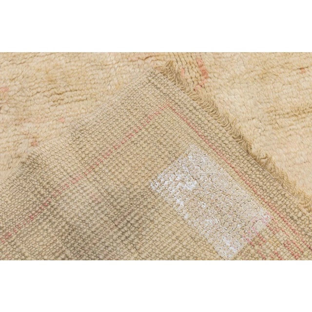 1950s Vintage Beige Ivory Oushak Turkish Area Rug For Sale - Image 5 of 10