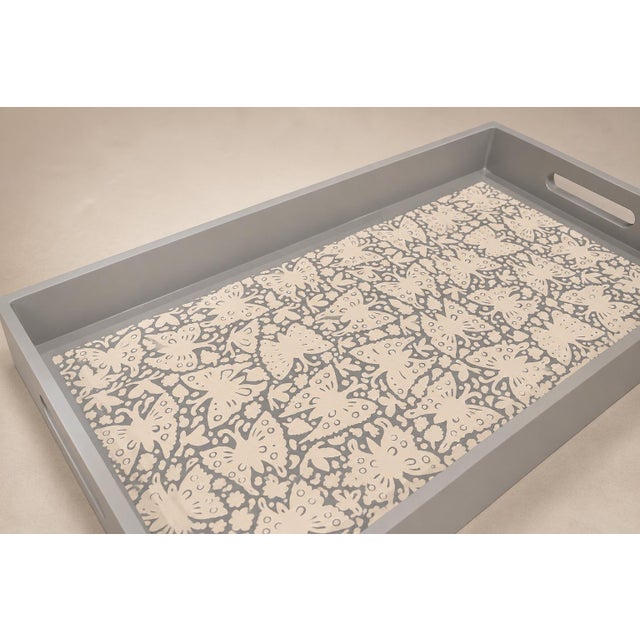 White Large "Butterflies" Decorative Tray, Lacquered Wood, Ensamble Artesano, 2024 For Sale - Image 8 of 16