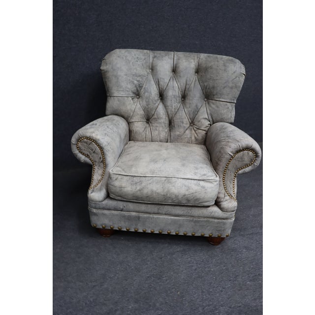 Leathercraft Pair of Leathercraft Inc. Distressed Gray Tufted Leather Recliner Club Chairs For Sale - Image 4 of 18