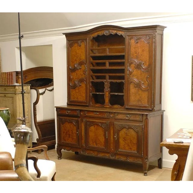 French French 1820s Walnut Restoration Vaisselier from Bresse with Burl Wood Panels For Sale - Image 3 of 11