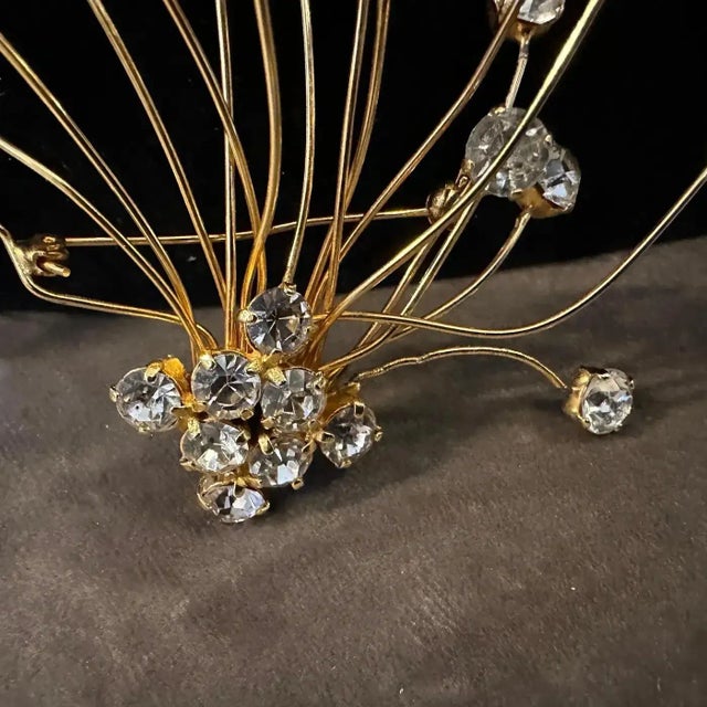 1970s 1970s Dazzling Costume Jewelry Floral Italian Brooch by 6 Donna For Sale - Image 5 of 11