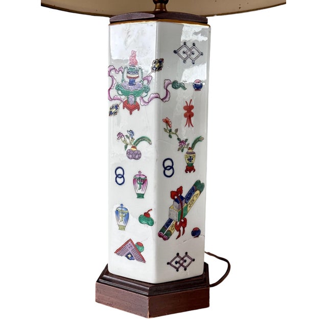 Vintage Chinese Porcelain Hexagonal Lamp With Famille Rose Motifs and Wood Accents For Sale - Image 9 of 11