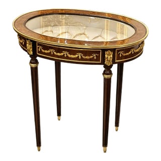 French Louis XVI Oval Display Side Table With Glass Top, Velvet-Lined Interior & Hand-Gilded Gold Leaf Details For Sale